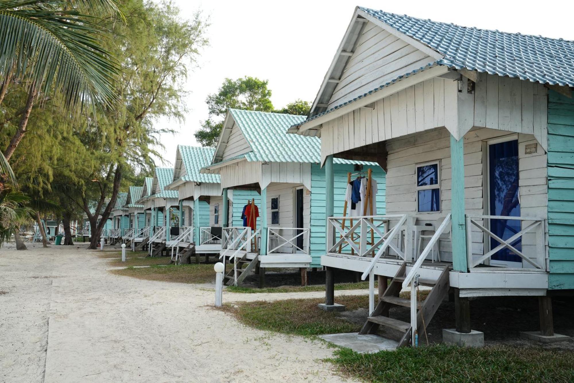 Sandy Beach Bungalows Koh Rong Sanloem Bagian luar foto